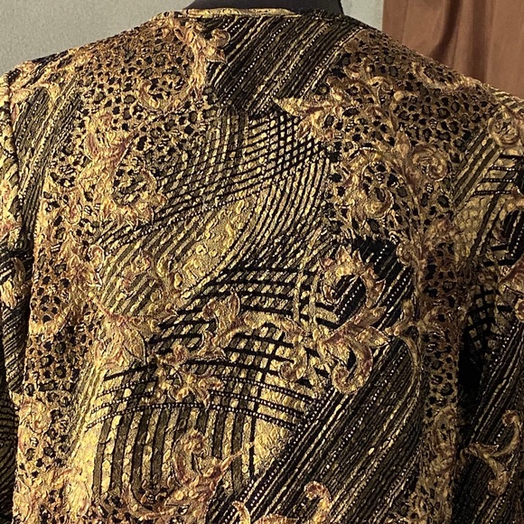 Chico’s Design 3/4 sleeve Top - Picture 6 of 11